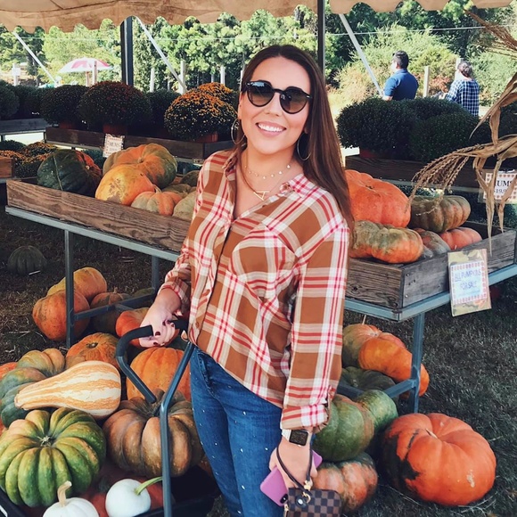 Meet your Posher, Rachel! - Picture 1 of 3